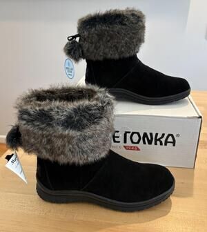 Minnetonka Boots Womens Size 7 Black Somerville Suede Faux Fur Winter